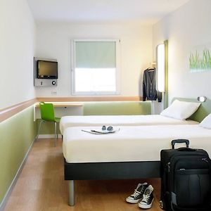 Zimmer mit zwei Einzelbetten
